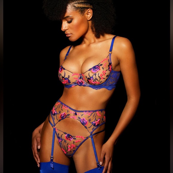 WHITNEY PINK SAPPHIRE
SUSPENDER - Picture 8 of 15